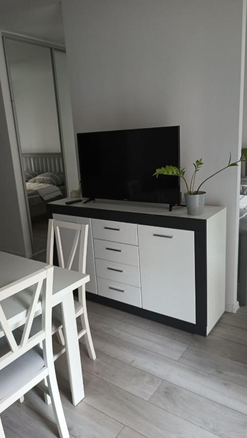 ורשה Apartment Z Ogrodkiem Na Warszawskiej Woli מראה חיצוני תמונה