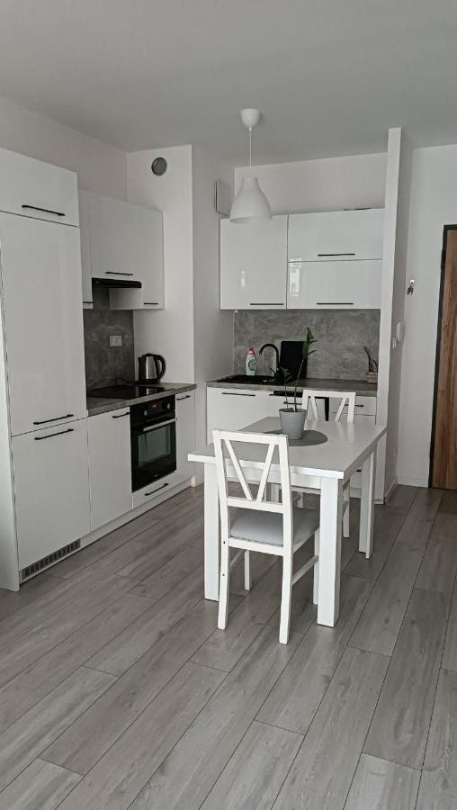 ורשה Apartment Z Ogrodkiem Na Warszawskiej Woli מראה חיצוני תמונה