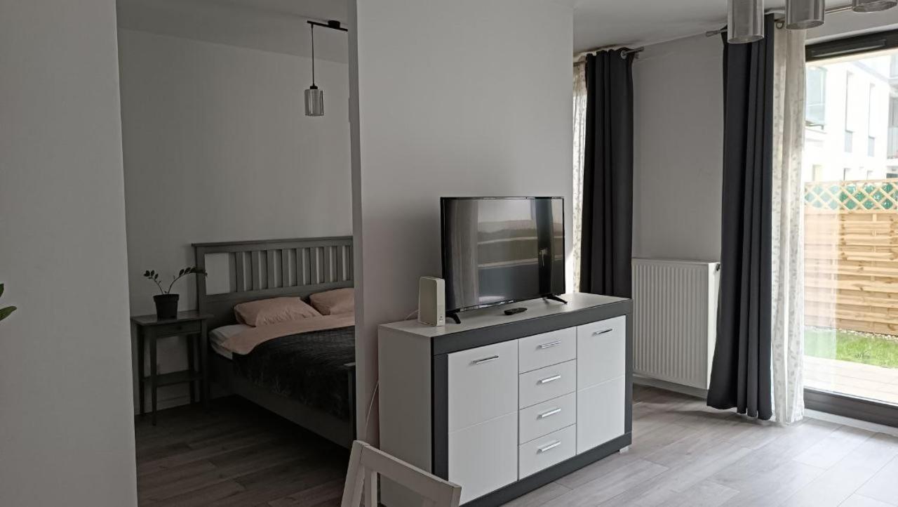 ורשה Apartment Z Ogrodkiem Na Warszawskiej Woli מראה חיצוני תמונה