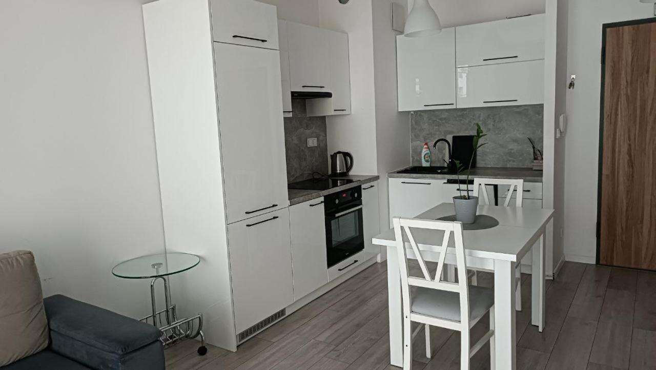 ורשה Apartment Z Ogrodkiem Na Warszawskiej Woli מראה חיצוני תמונה