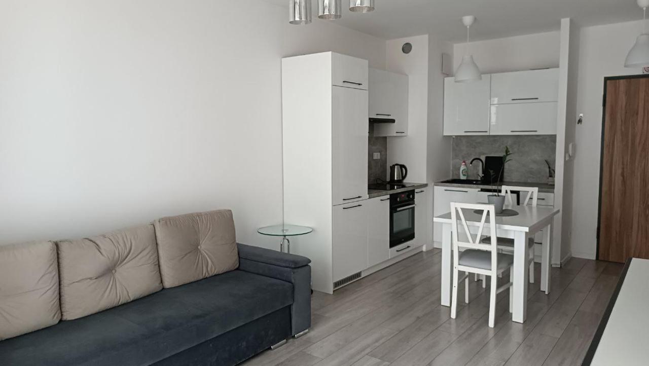 ורשה Apartment Z Ogrodkiem Na Warszawskiej Woli מראה חיצוני תמונה