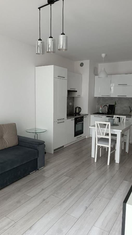 ורשה Apartment Z Ogrodkiem Na Warszawskiej Woli מראה חיצוני תמונה