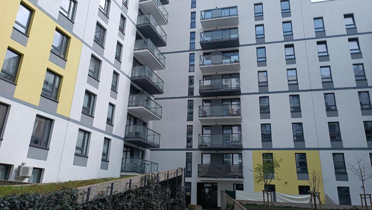 ורשה Apartment Z Ogrodkiem Na Warszawskiej Woli מראה חיצוני תמונה